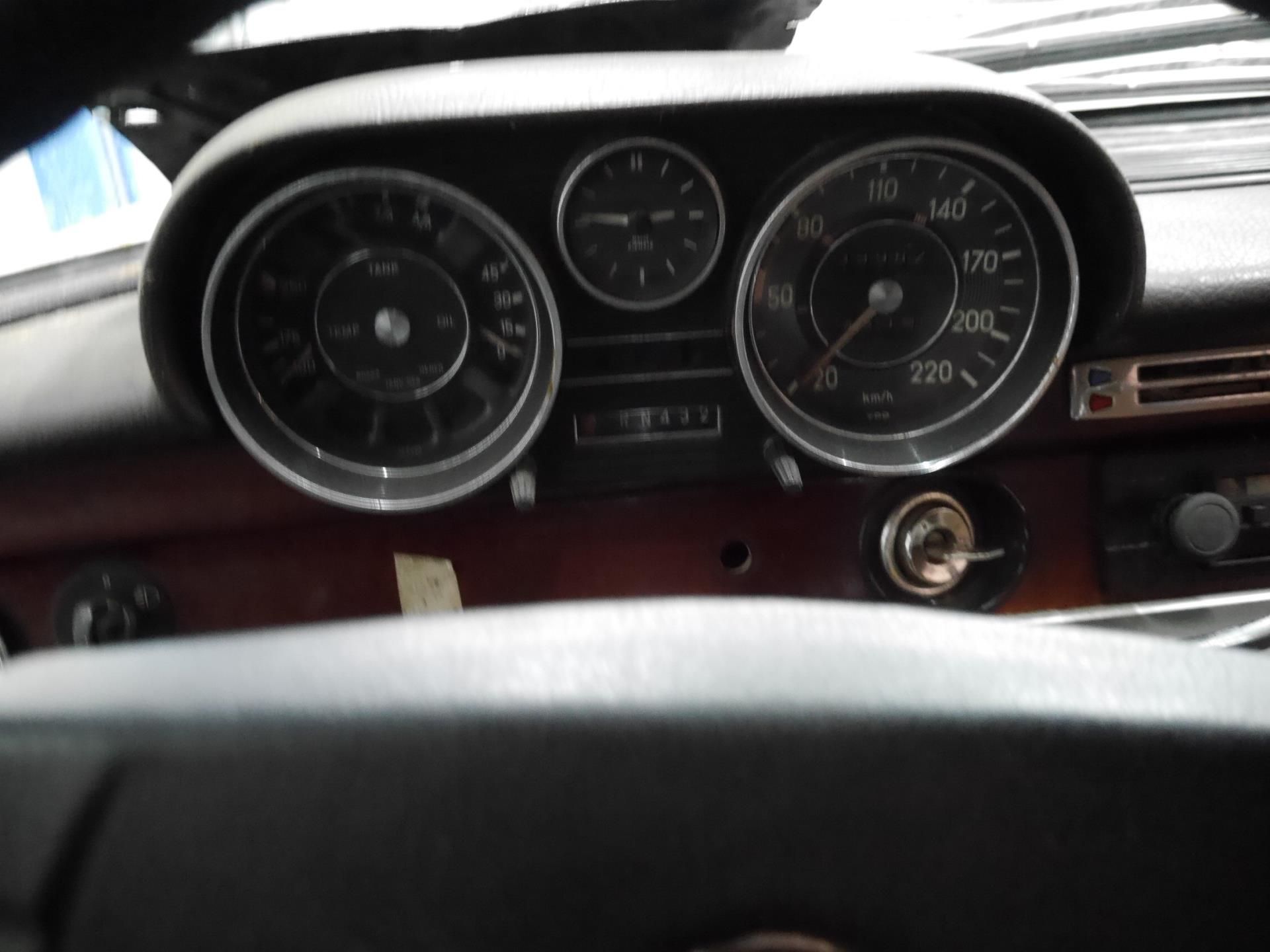 29031147-10.jpg