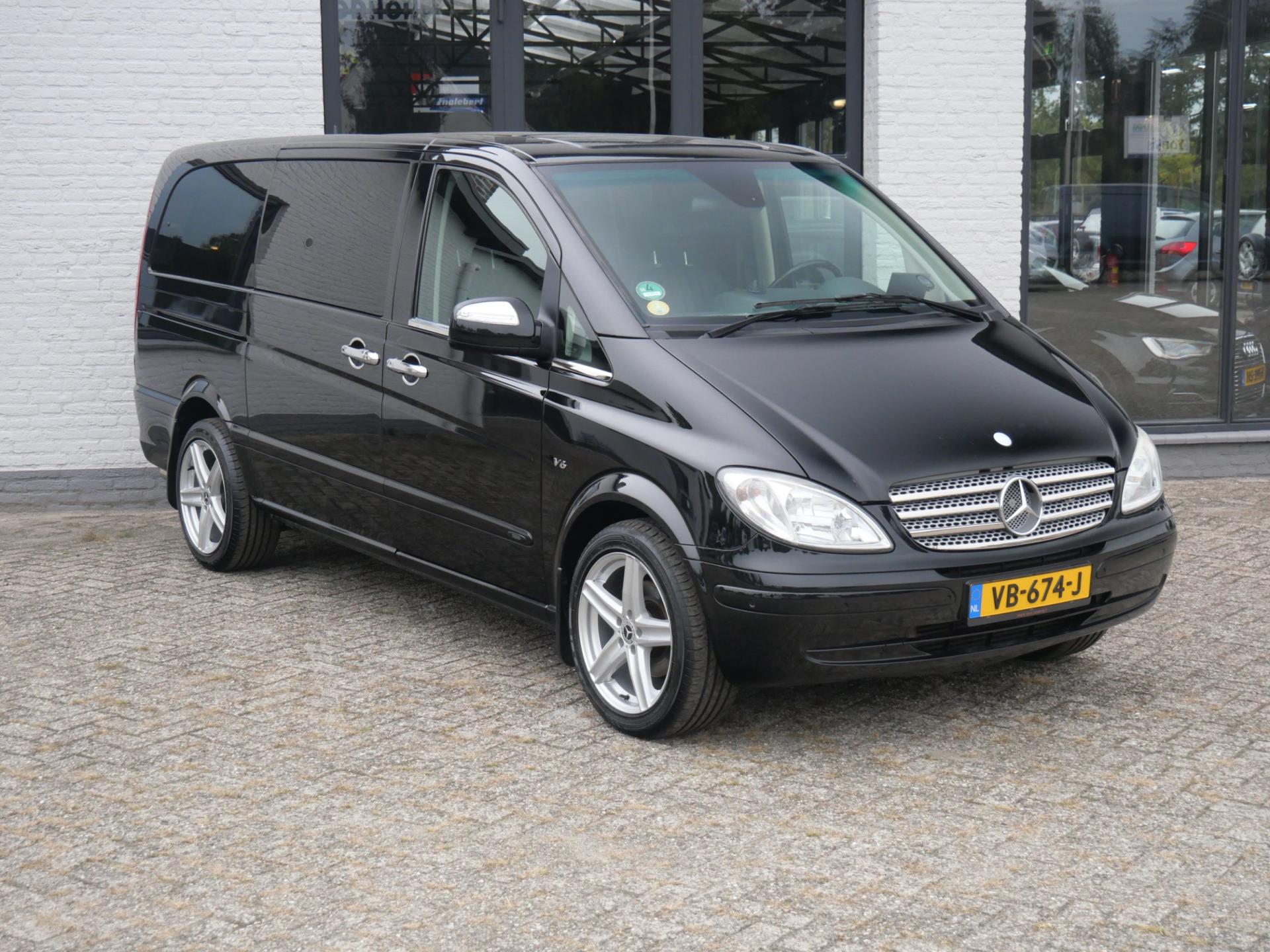 44147306-3.jpg