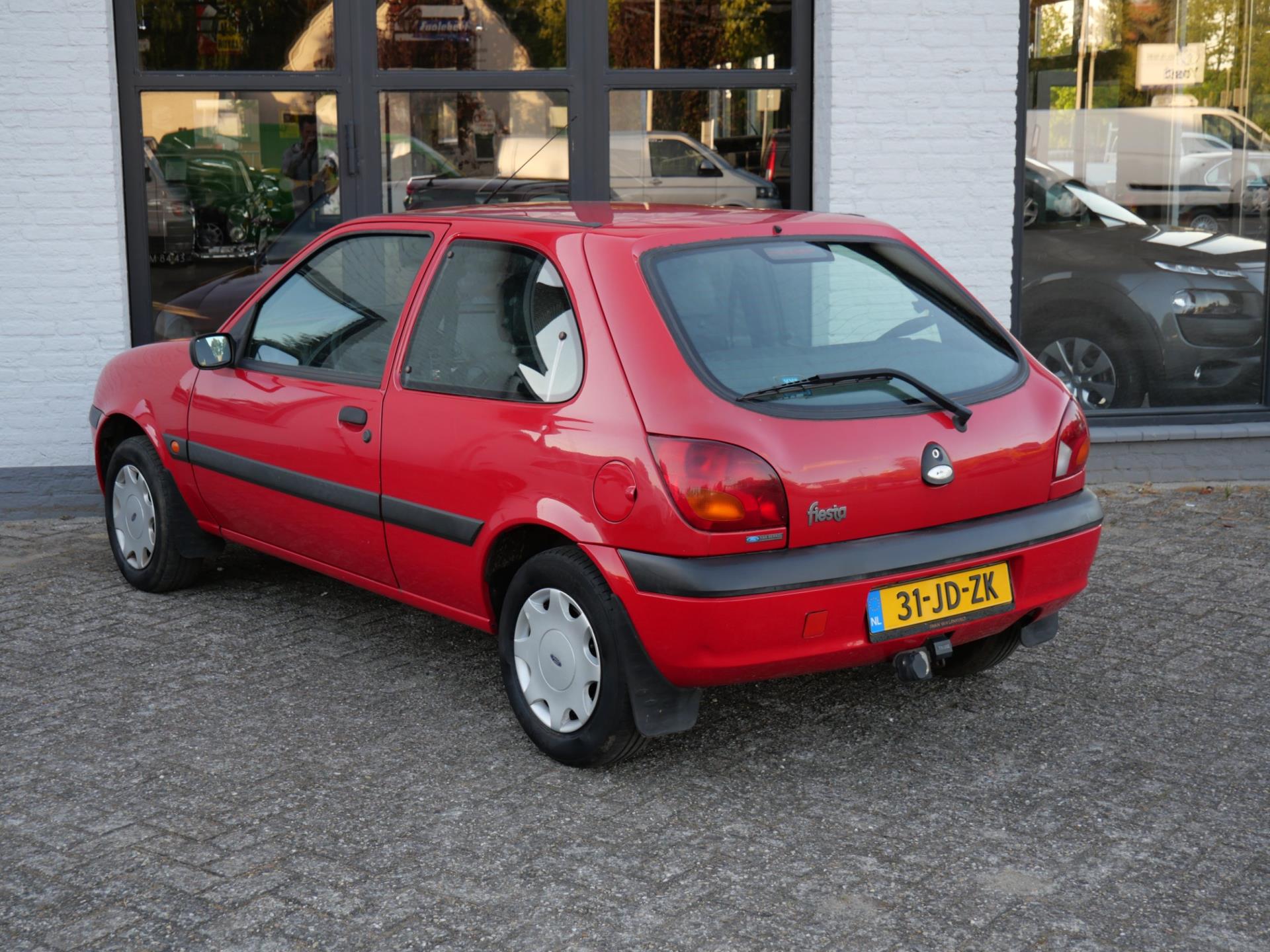 45178938-1.jpg