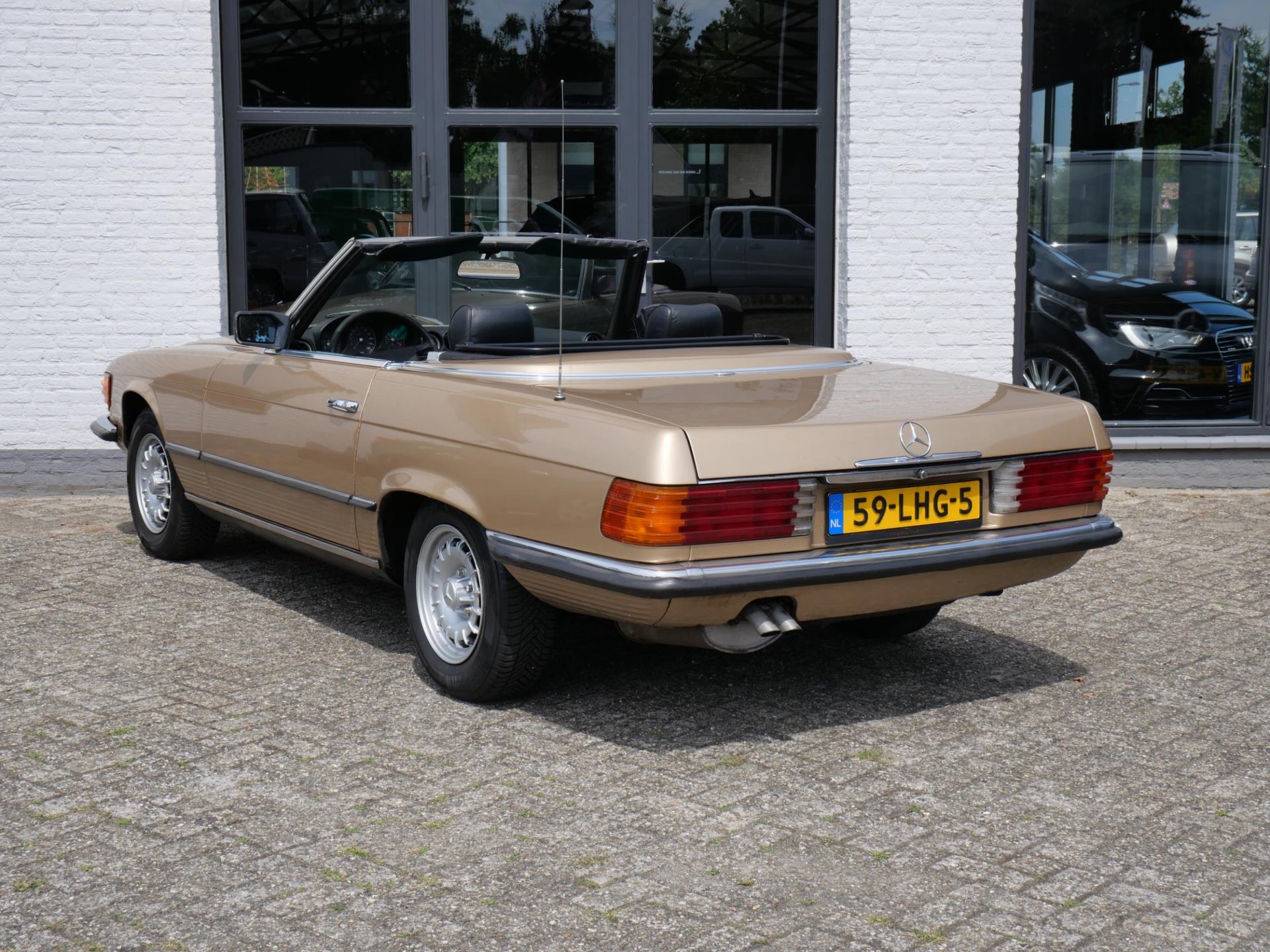46454797-4.jpg