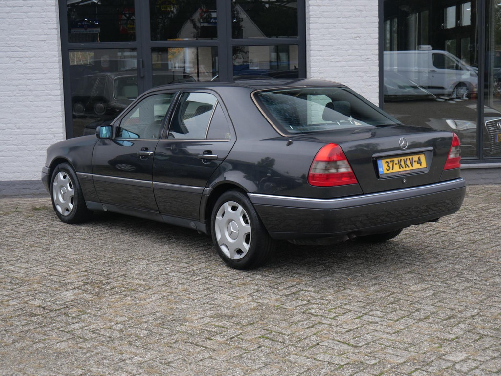 48303160-1.jpg