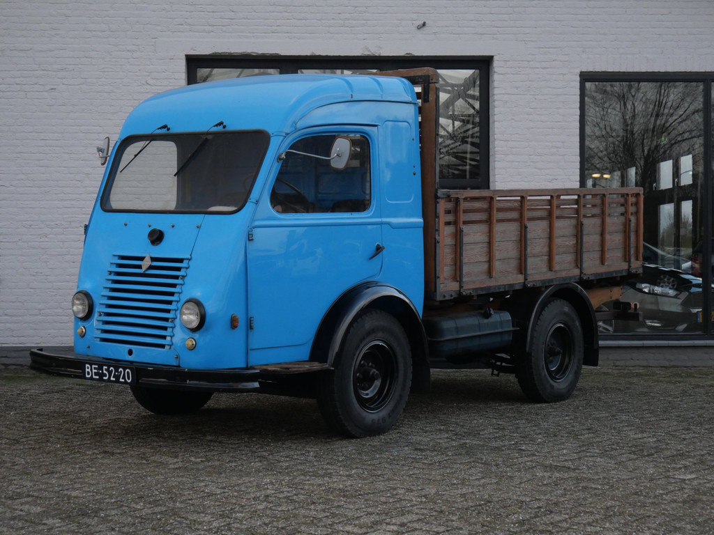 51979056-1.jpg